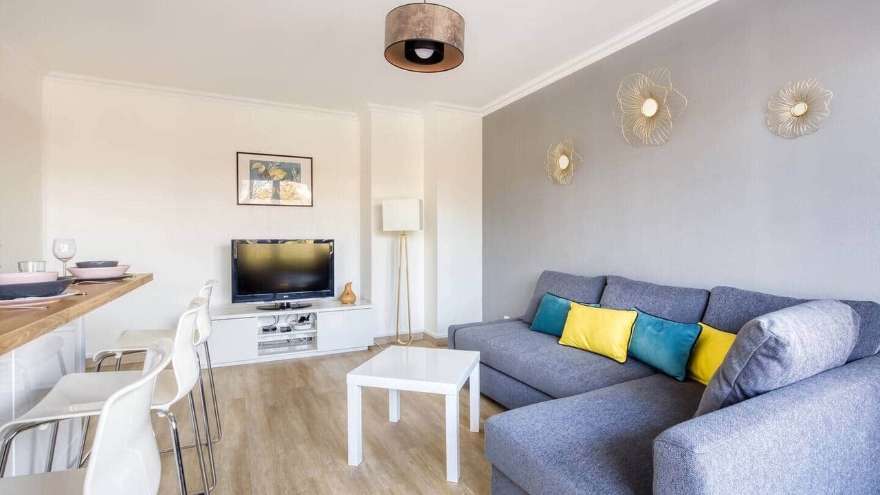 Photo of Livingroom in Center
