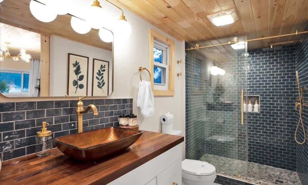 Photo of Bathroom in Canadensis