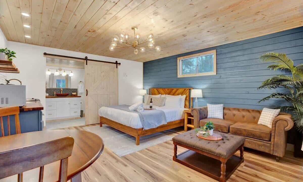 Photo of Livingroom in Canadensis