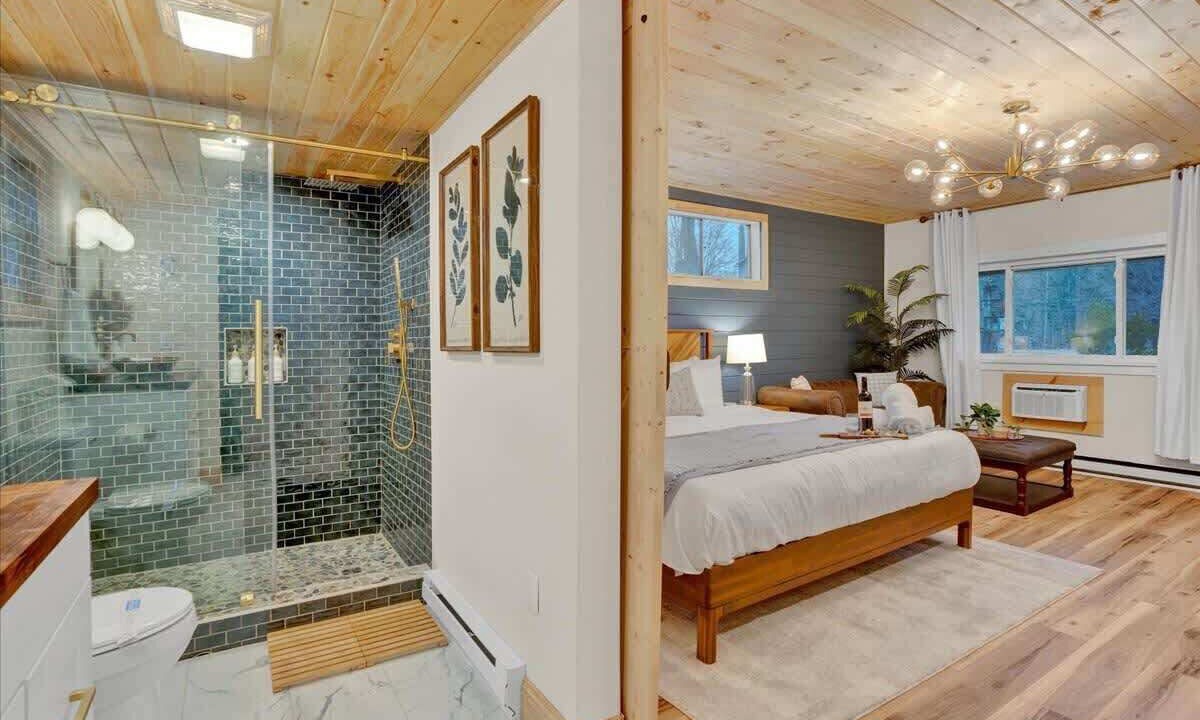 Photo of Bathroom in Canadensis