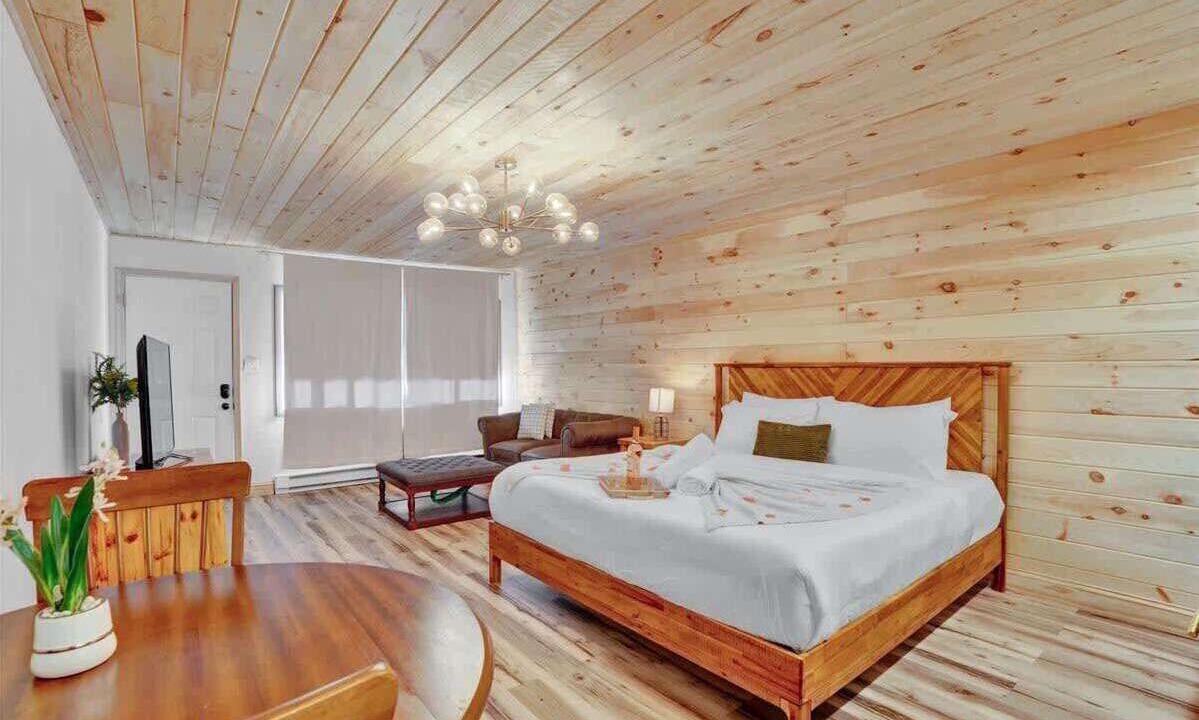 Photo of Others in Canadensis