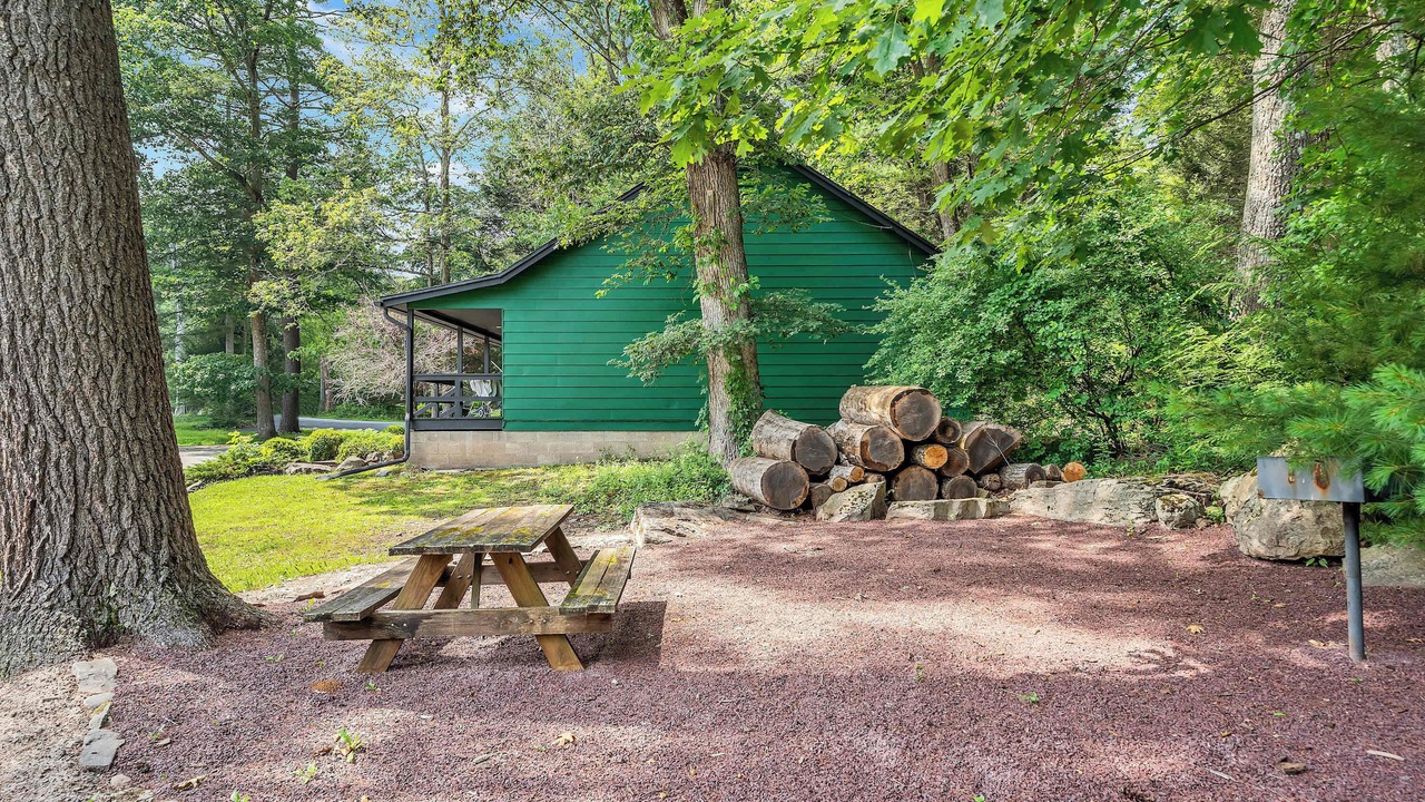 Photo of Outdoor in Canadensis