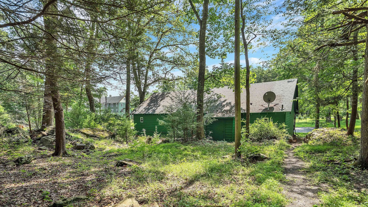 Photo of Outdoor in Canadensis