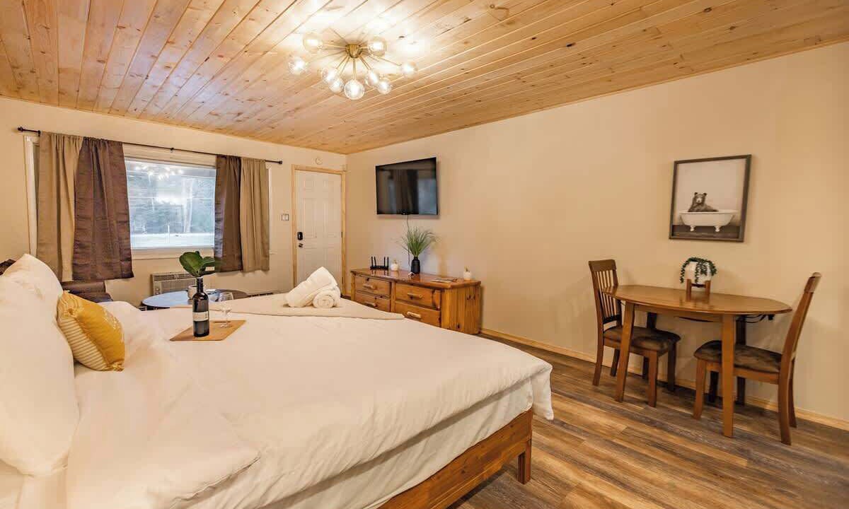 Photo of Bedroom in Canadensis