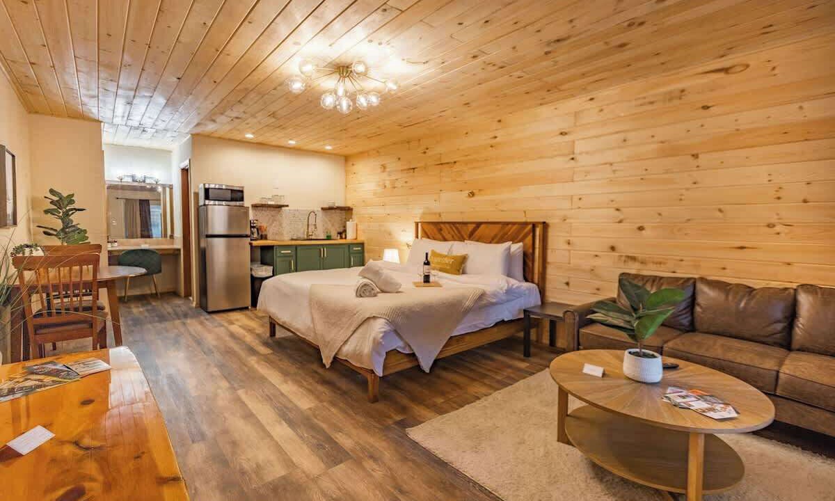 Photo of Others in Canadensis