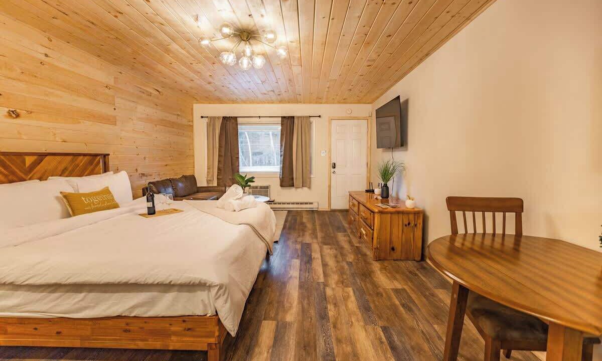 Photo of Bedroom in Canadensis