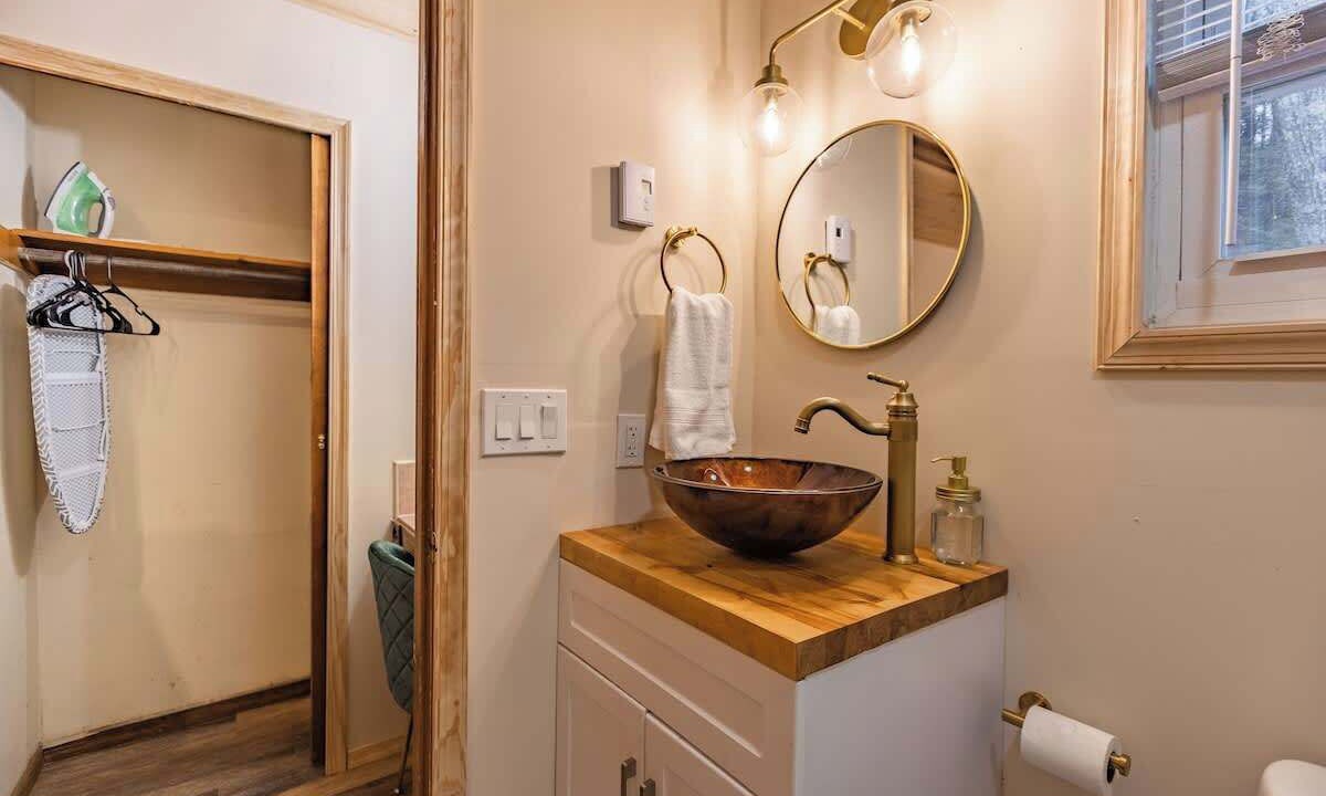 Photo of Bathroom in Canadensis