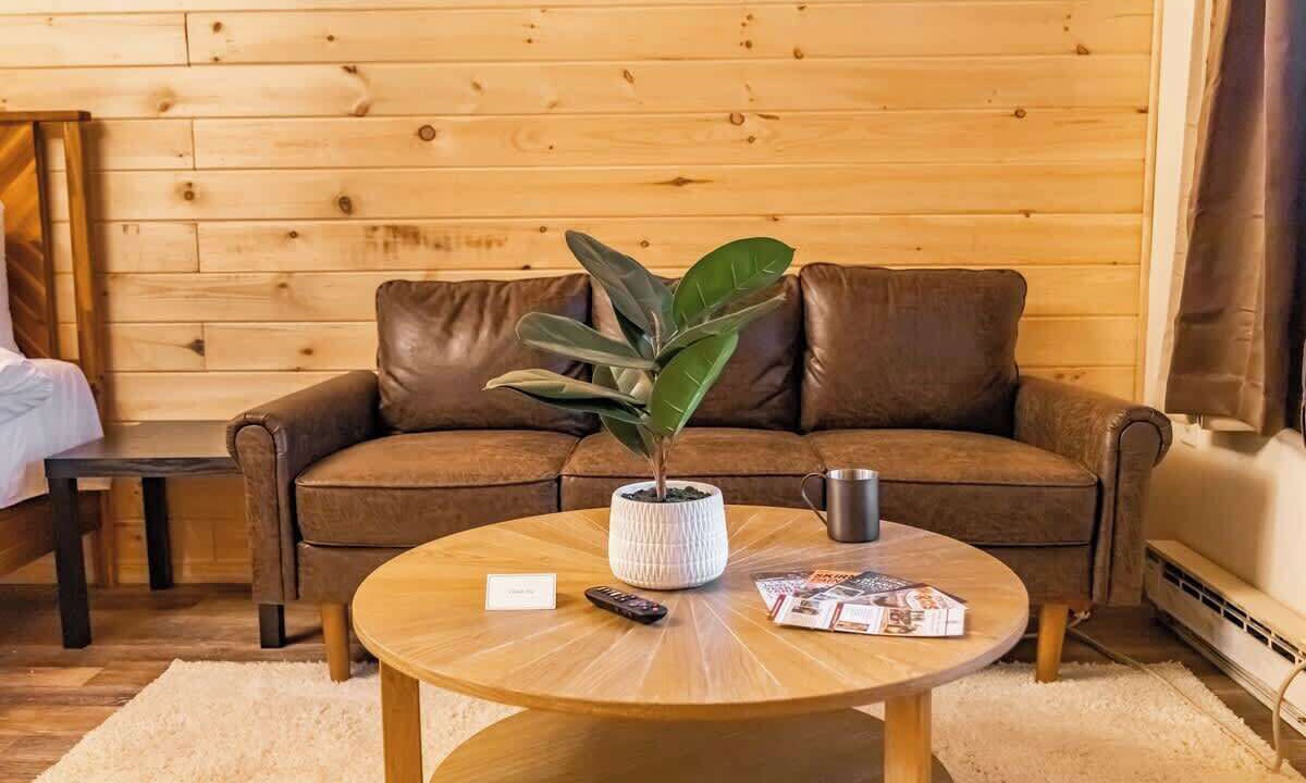 Photo of Others in Canadensis