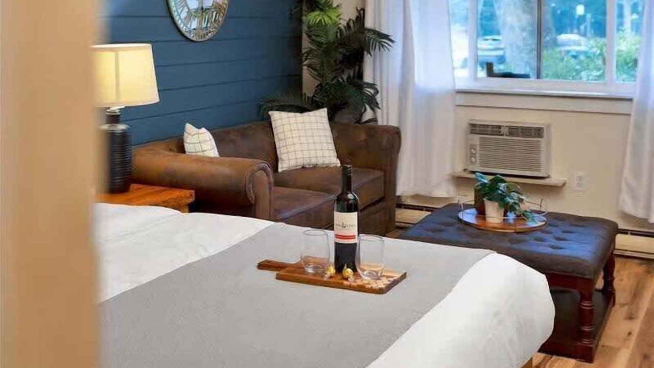 Photo of Others in Canadensis