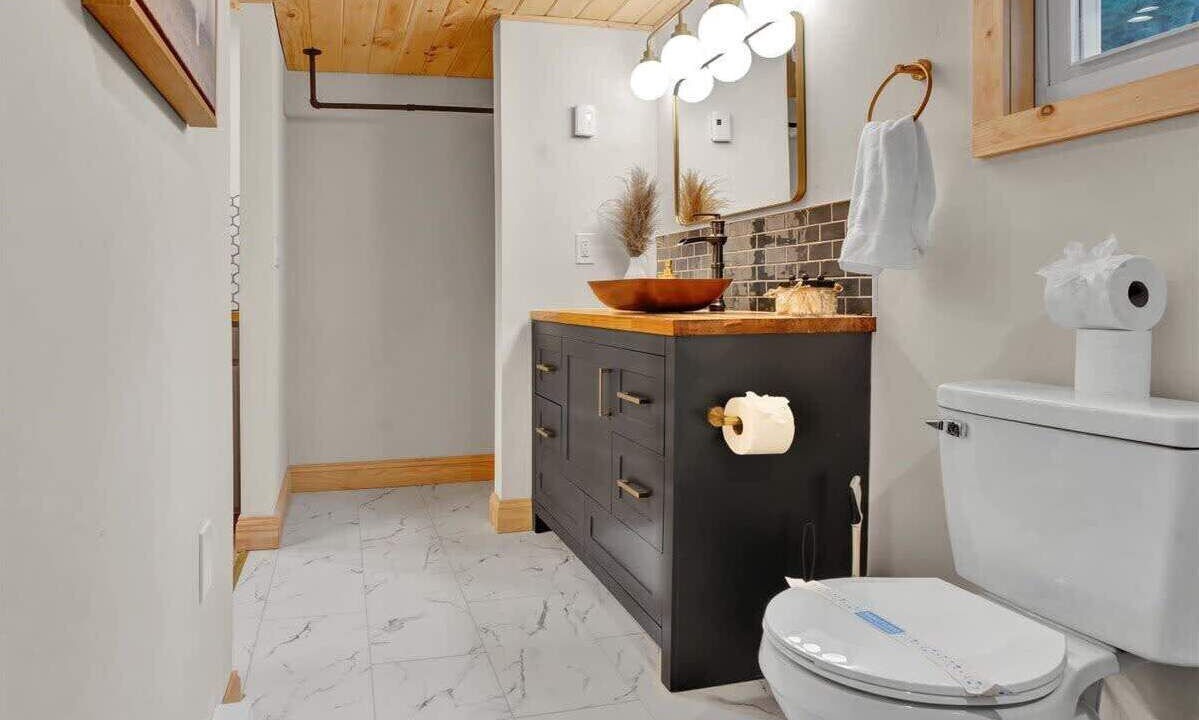 Photo of Bathroom in Canadensis