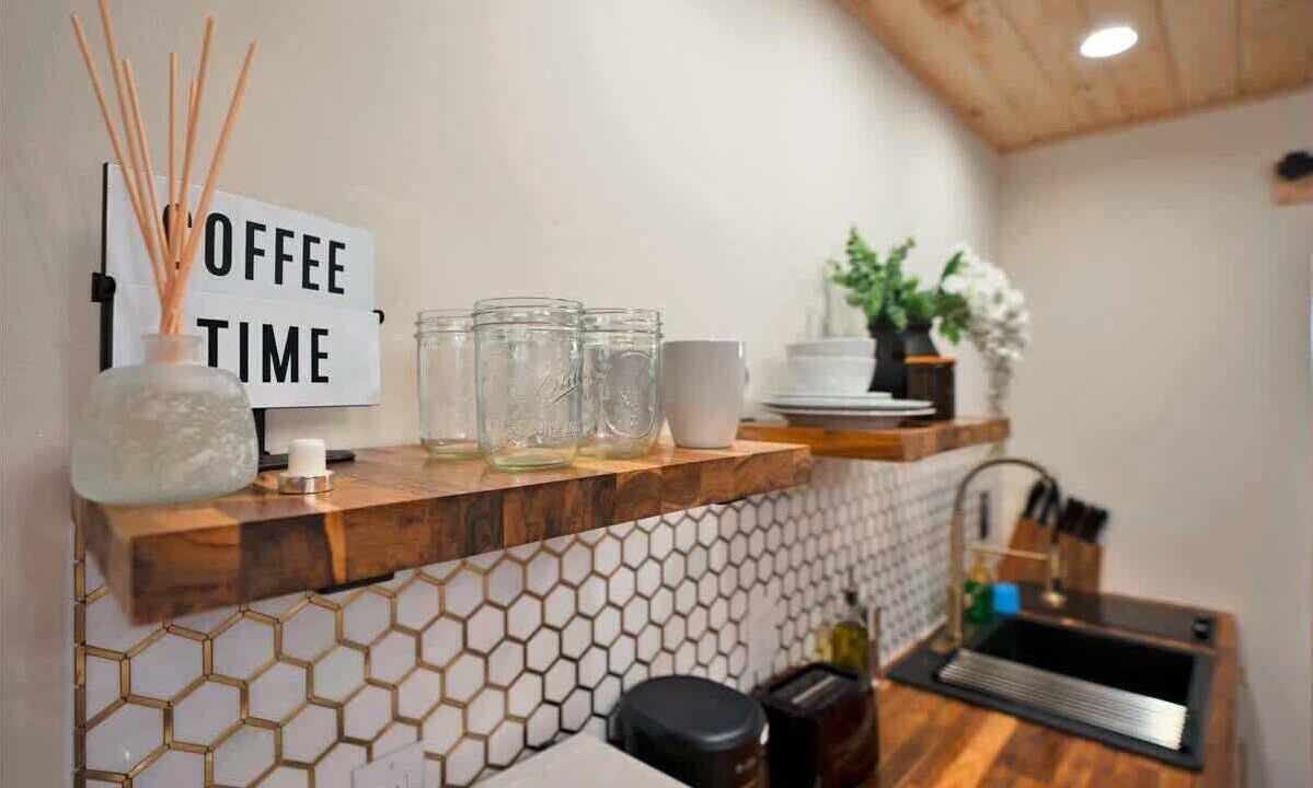 Photo of Others in Canadensis