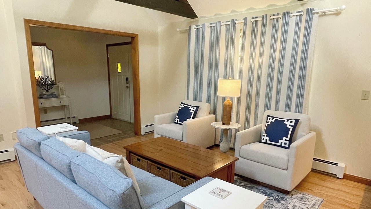 Photo of Livingroom in Yarmouth Port