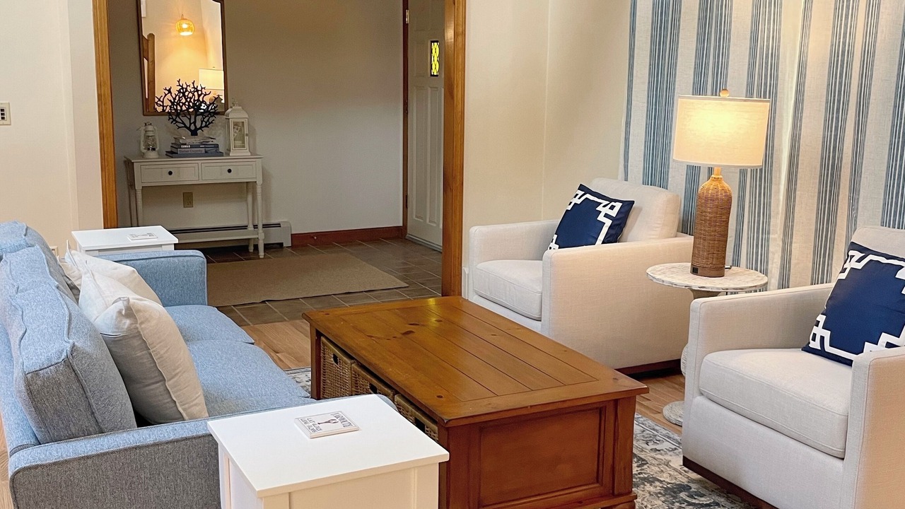 Photo of Livingroom in Yarmouth Port