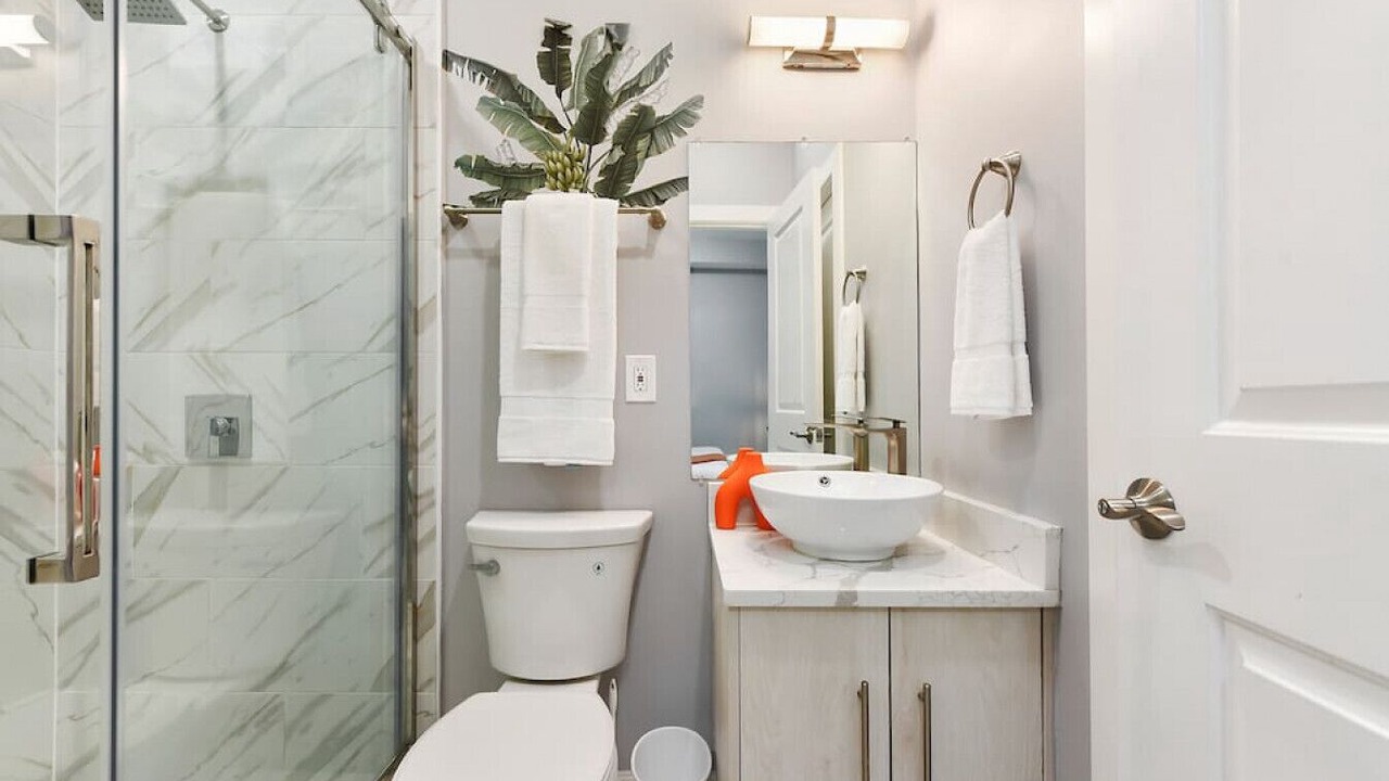 Photo of Bathroom in Lower Lawrenceville