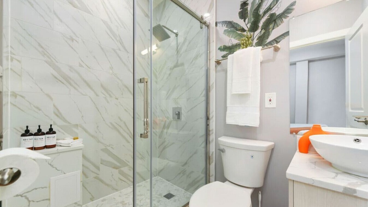 Photo of Bathroom in Lower Lawrenceville