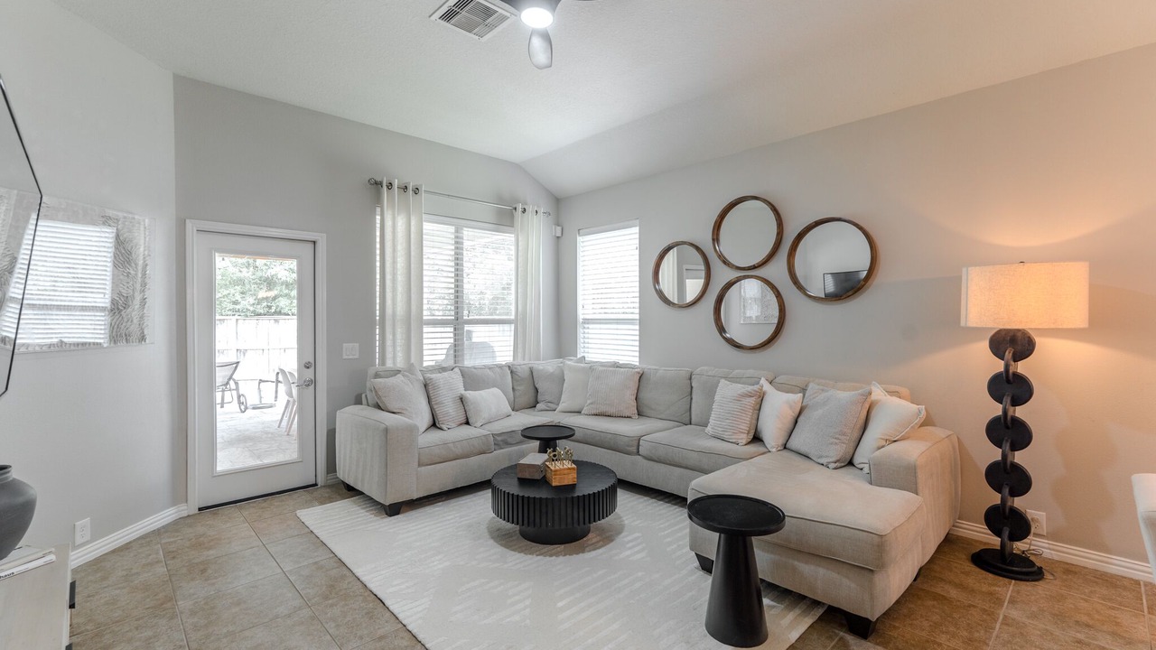 Photo of Livingroom in Indian Springs