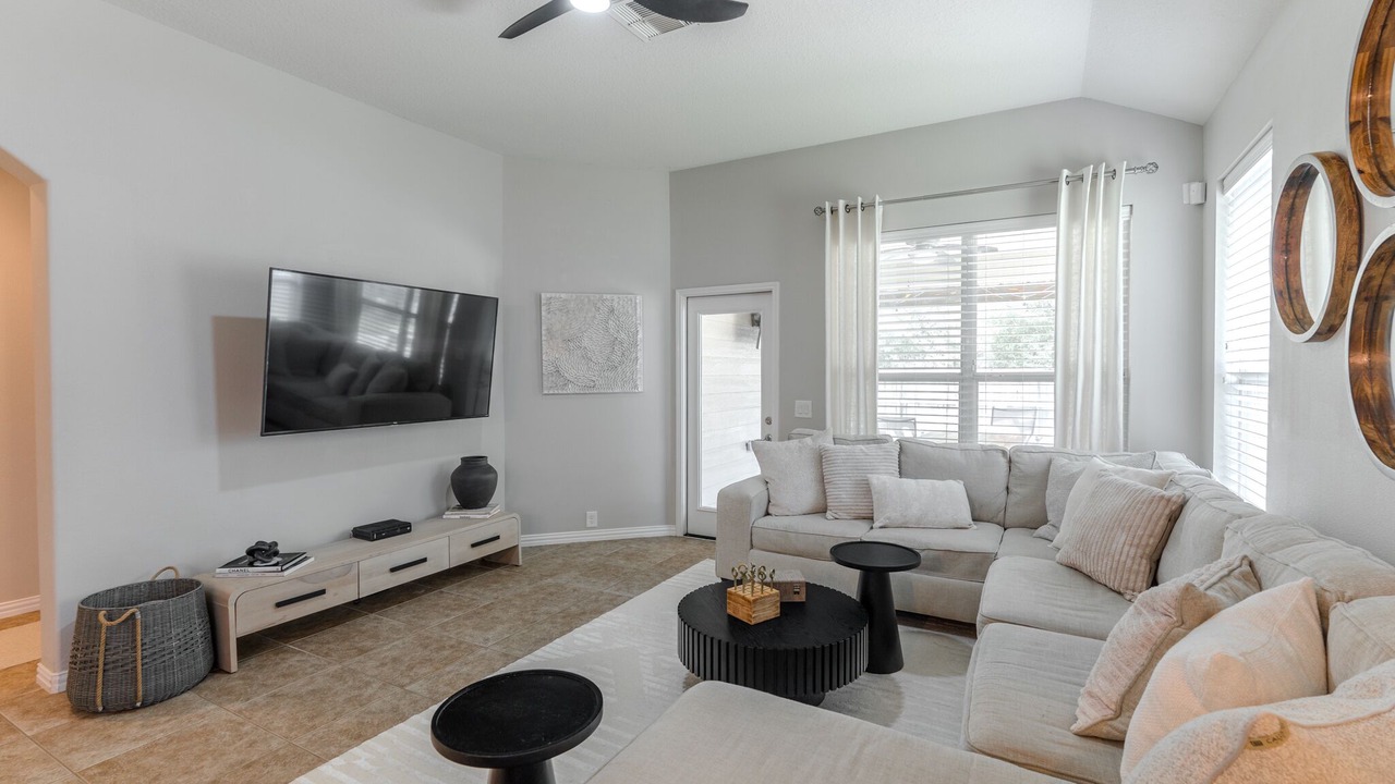 Photo of Livingroom in Indian Springs