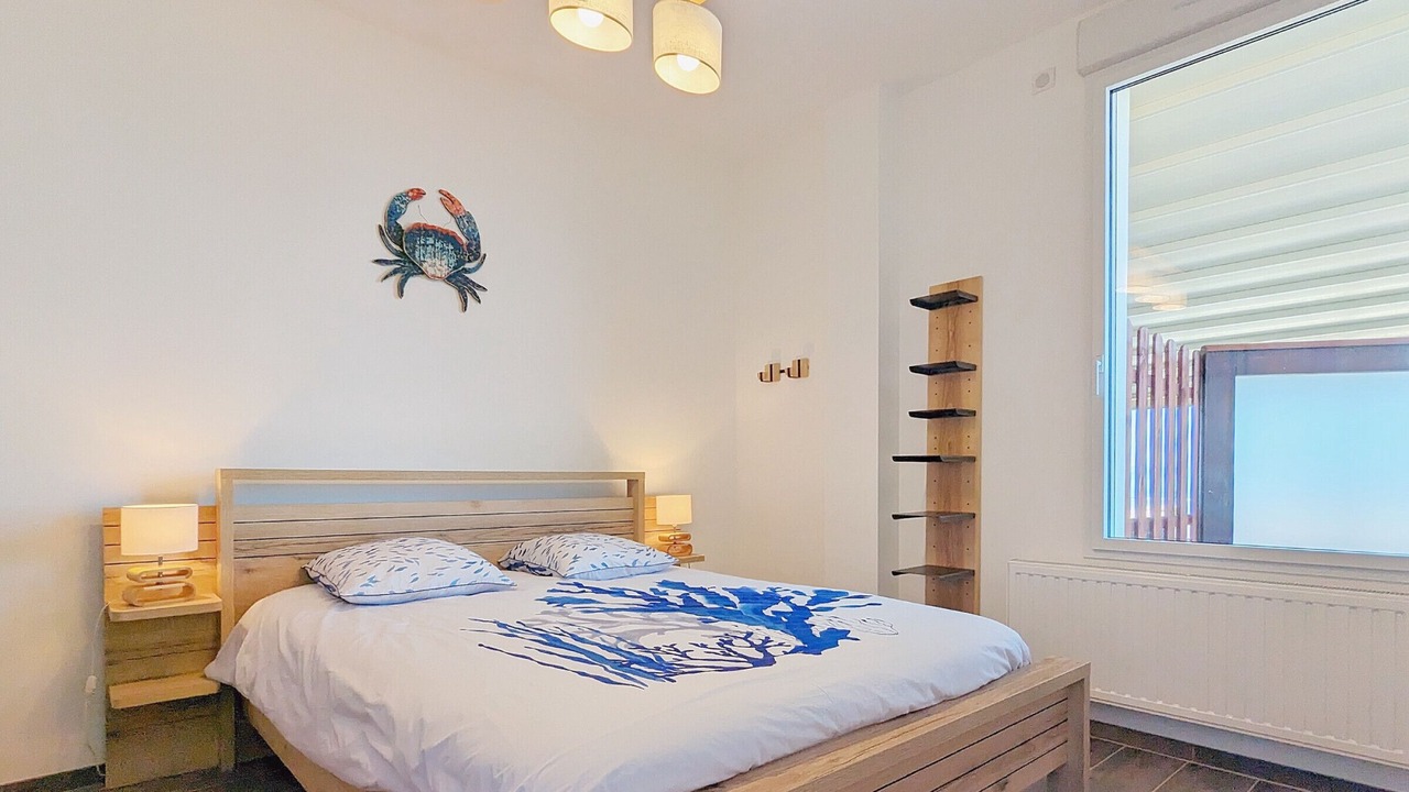 Photo of Bedroom in Plonevez-Porzay