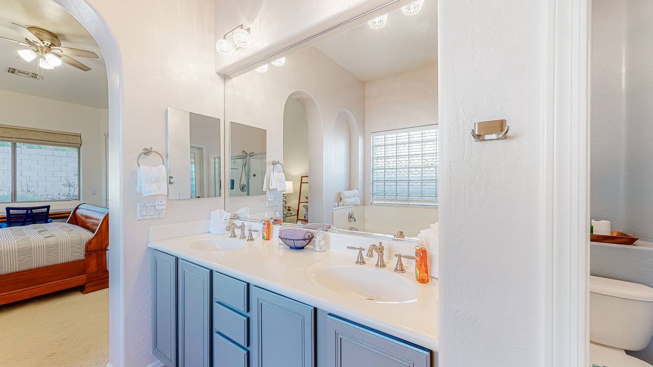Photo of Bathroom in Foothills Reserve