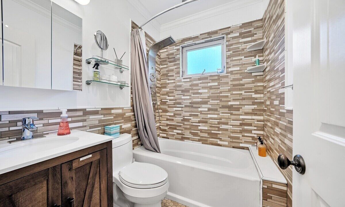 Photo of Bathroom in Highland Lake