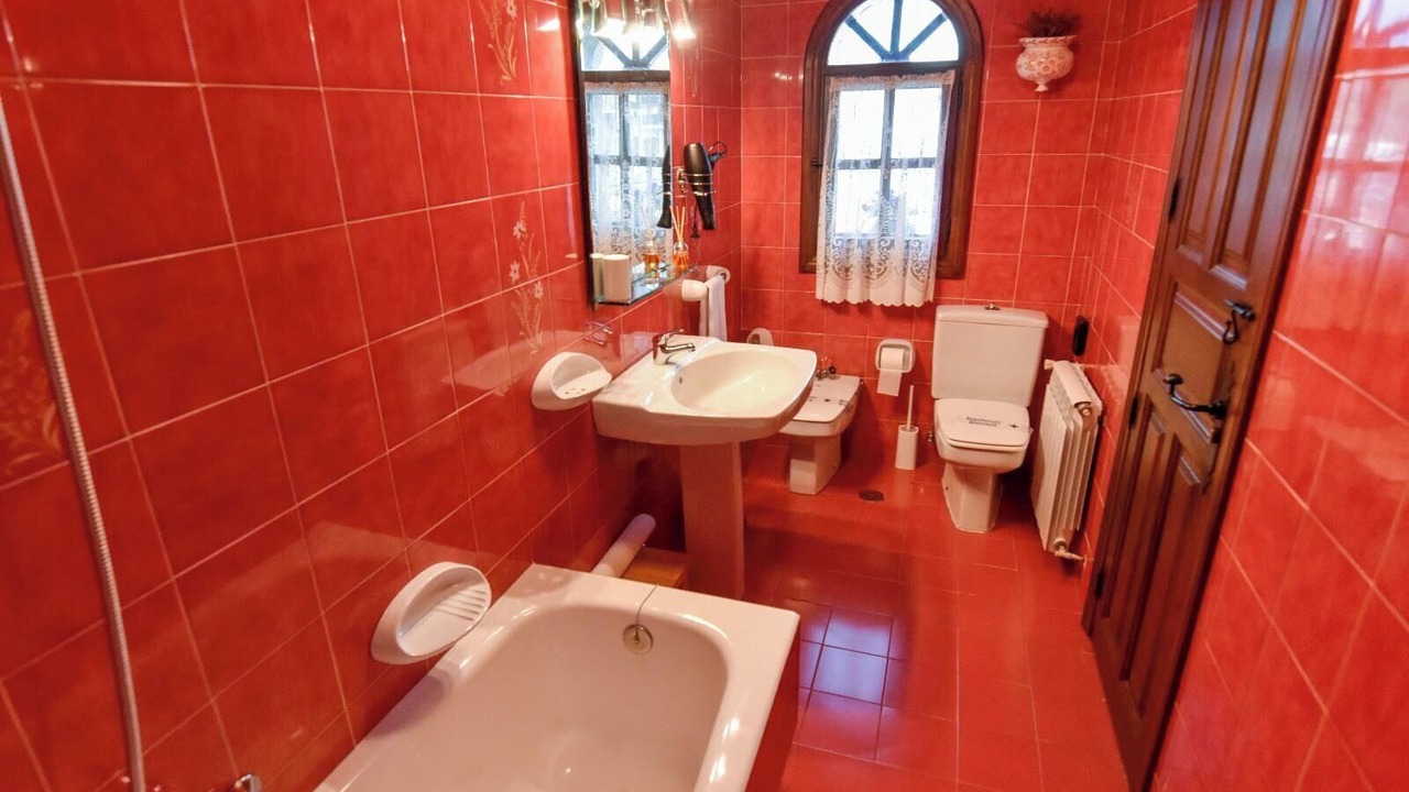 Photo of Bathroom in Santa Cruz del Valle
