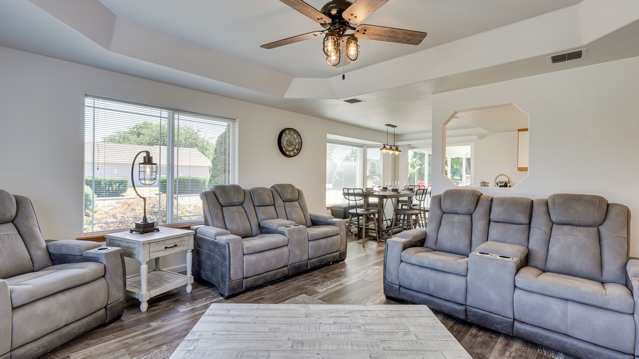 Photo of Livingroom in Medford