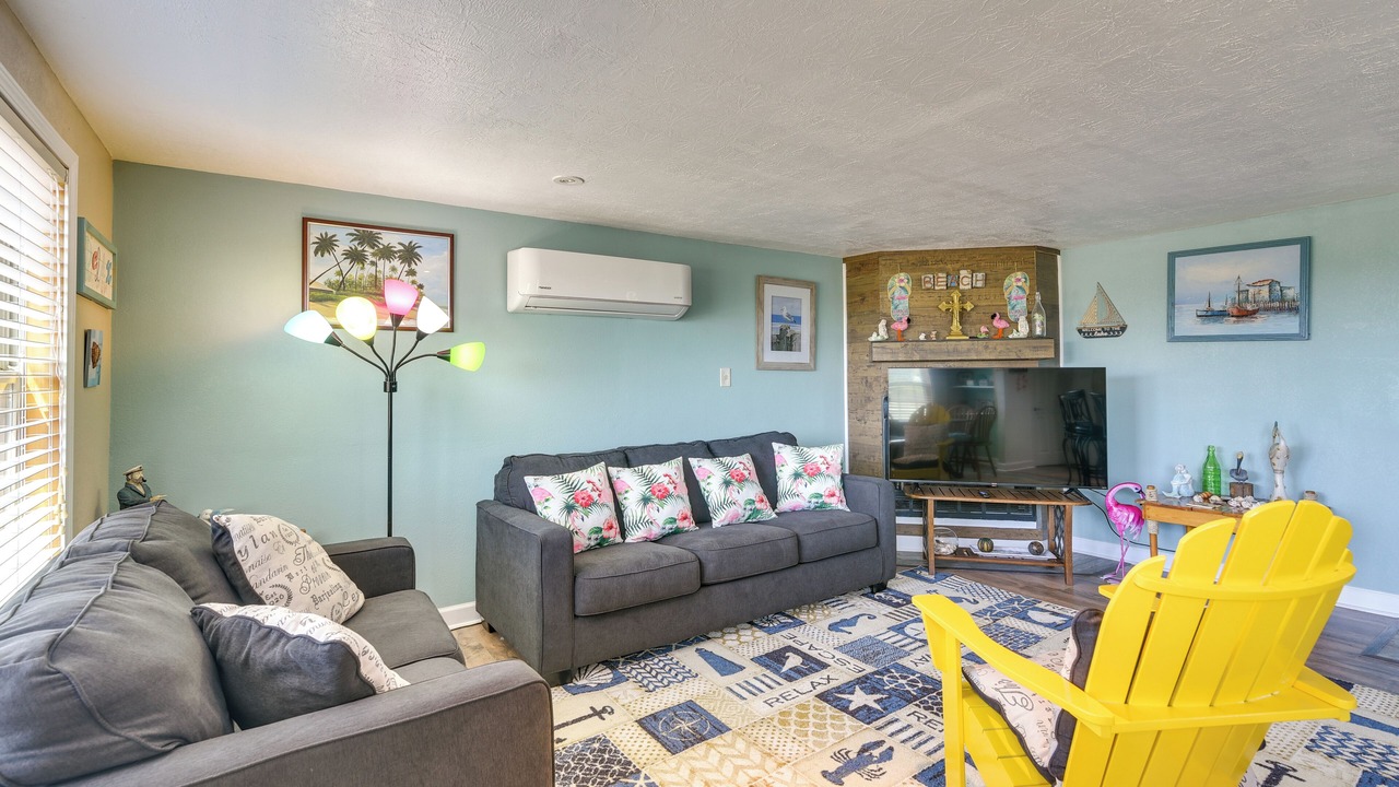 Photo of Livingroom in Crystal Beach
