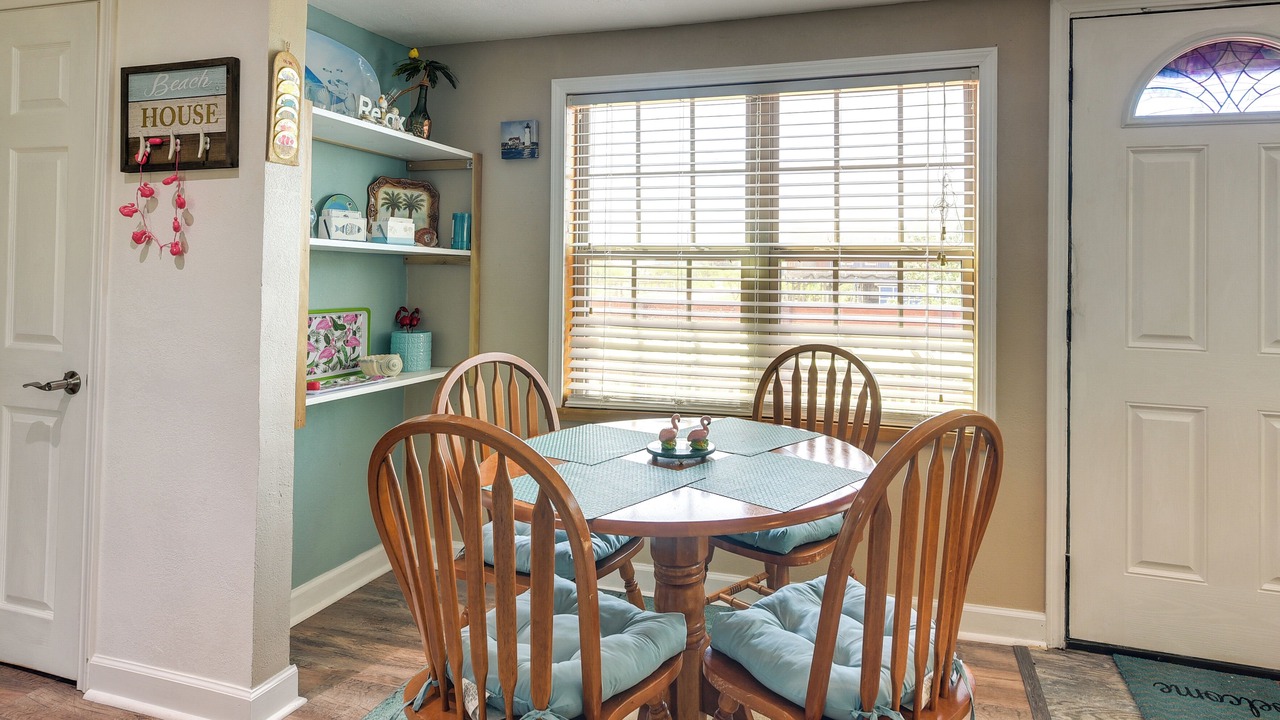 Photo of Livingroom in Crystal Beach