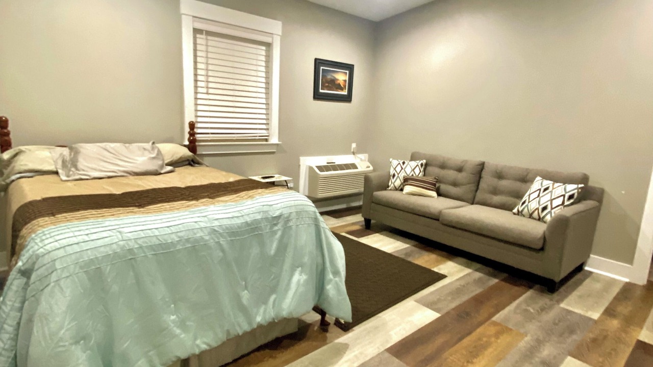 Photo of Bedroom in Salem