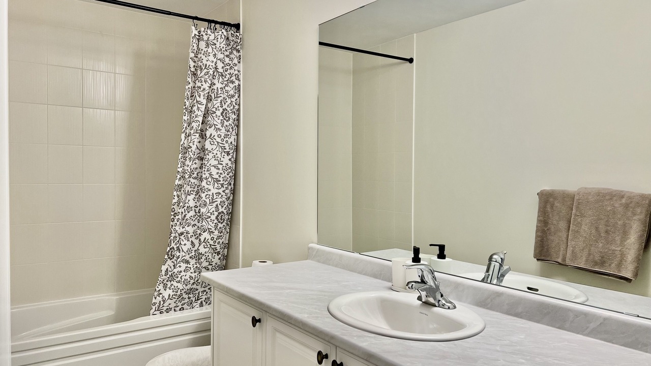 Photo of Bathroom in Caledonia