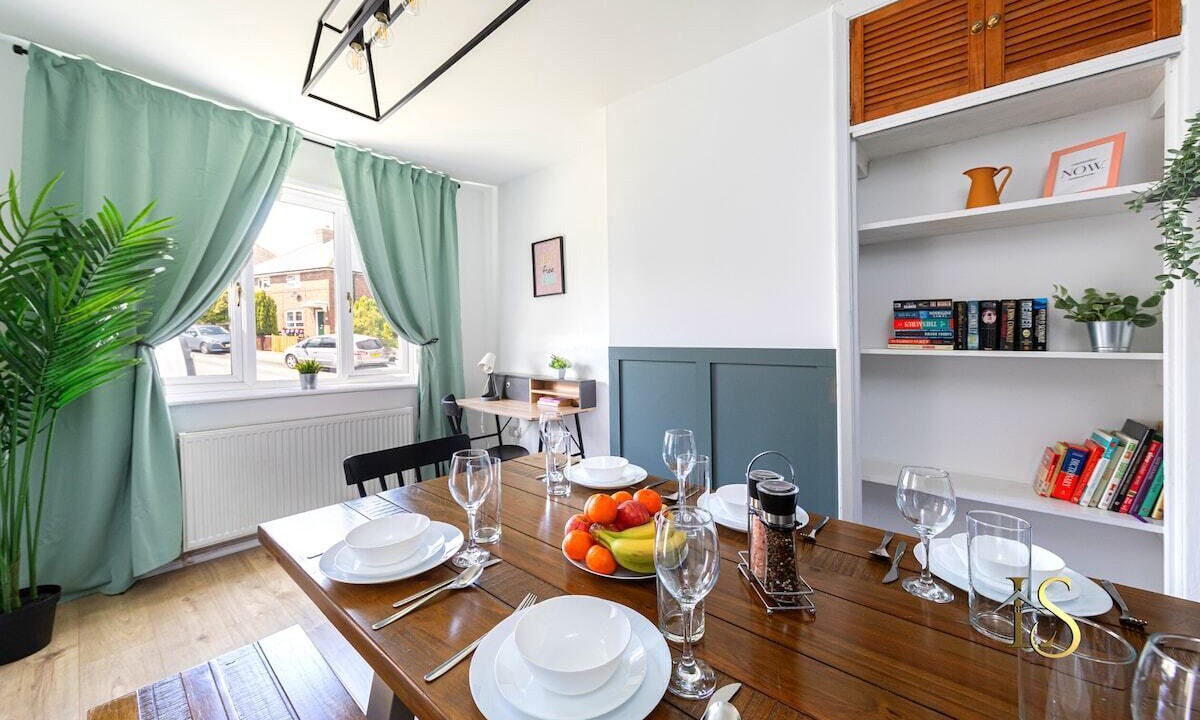 Photo of Others in Esh