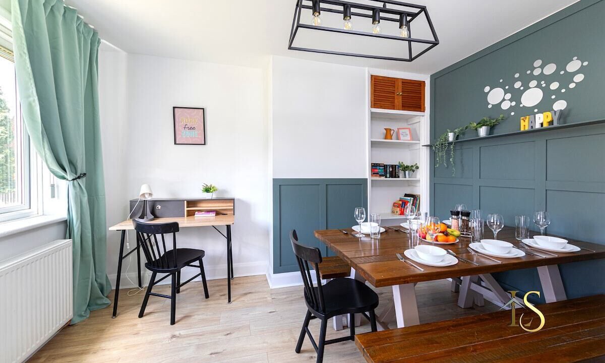 Photo of Others in Esh