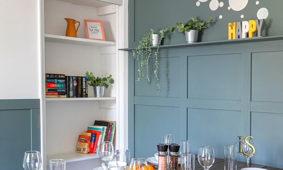 Photo of Others in Esh