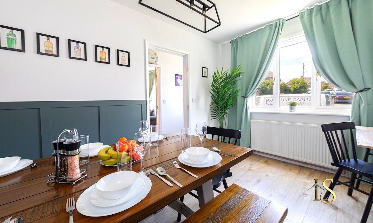 Photo of Others in Esh