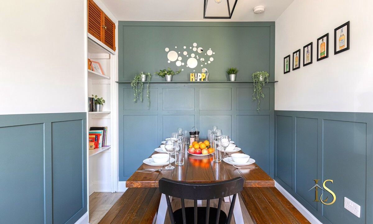 Photo of Others in Esh