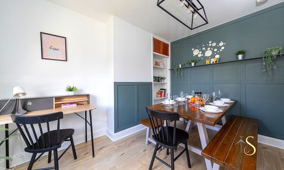 Photo of Others in Esh