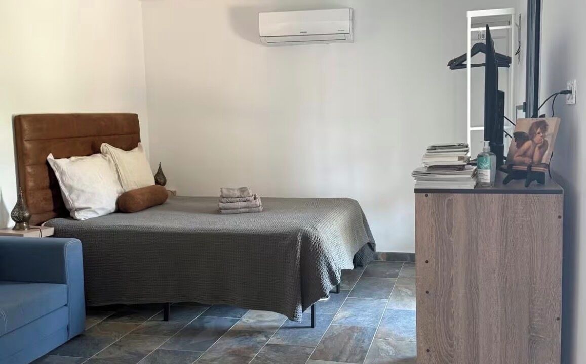 Photo of Bedroom in Flaux