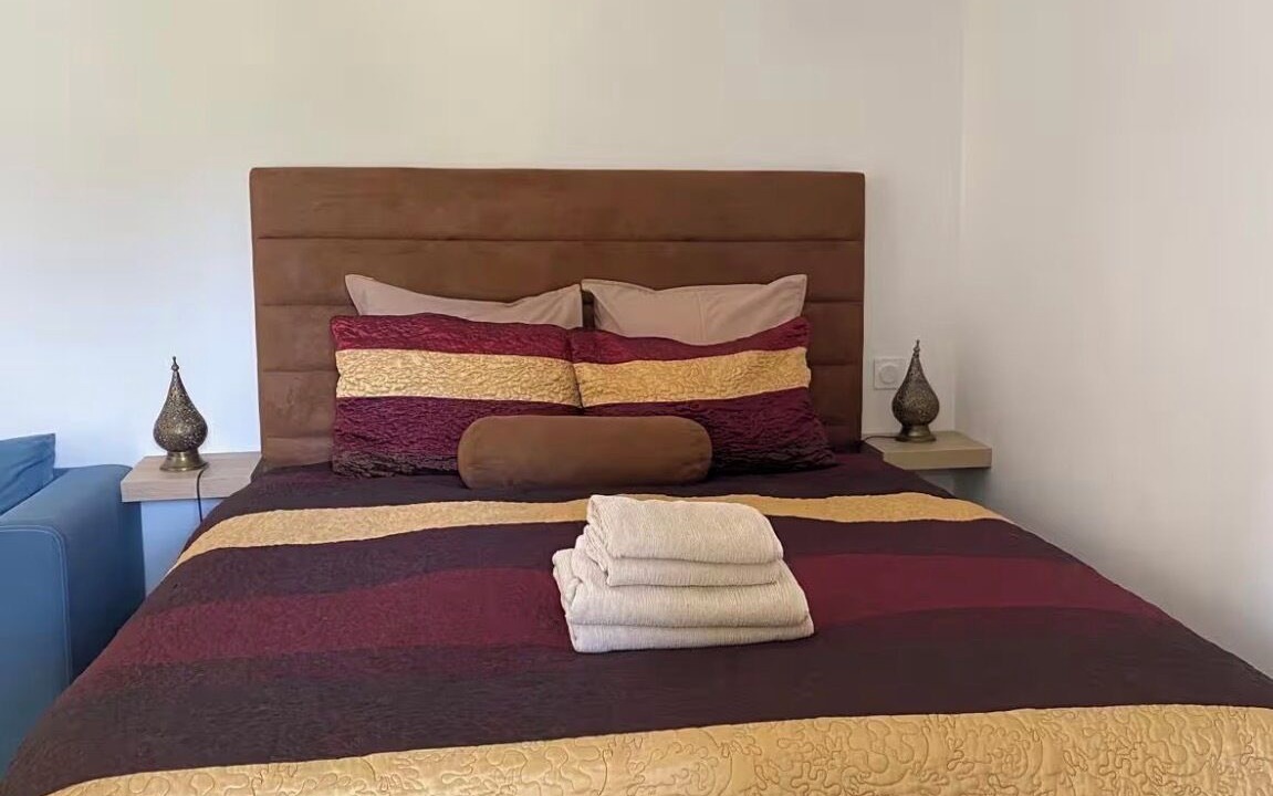 Photo of Bedroom in Flaux