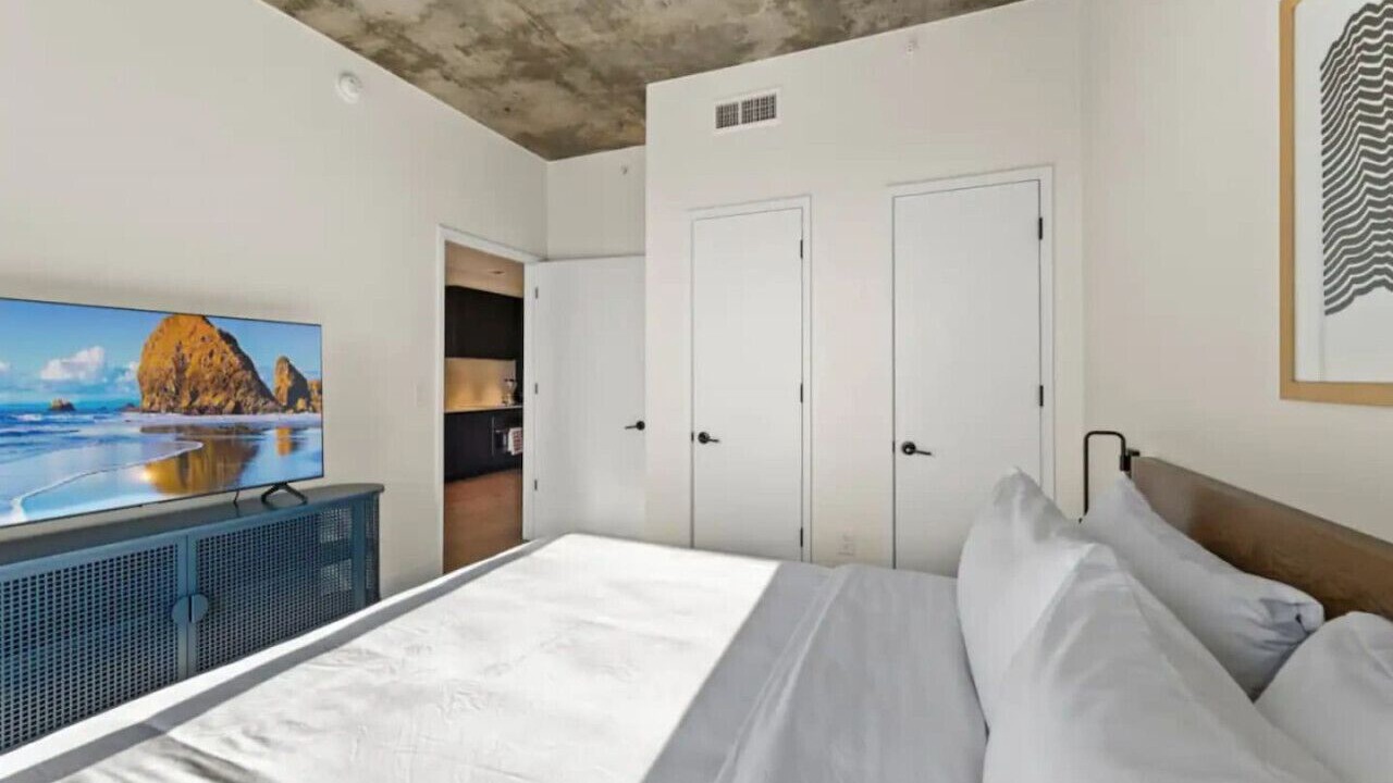 Photo of Bedroom in Rainey Street Historic District