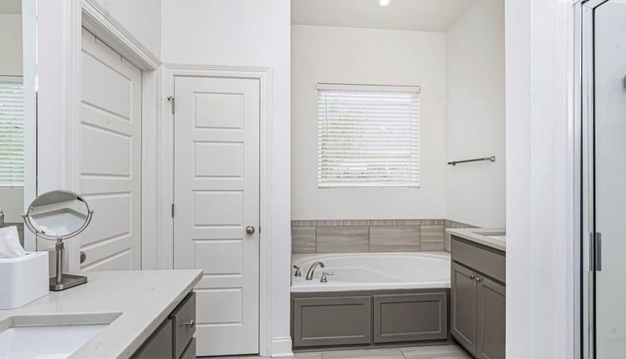 Photo of Bathroom in Highlands - Perkins