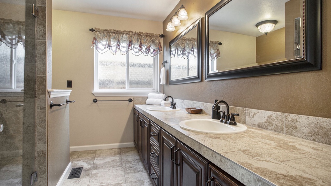 Photo of Bathroom in Discovery Bay