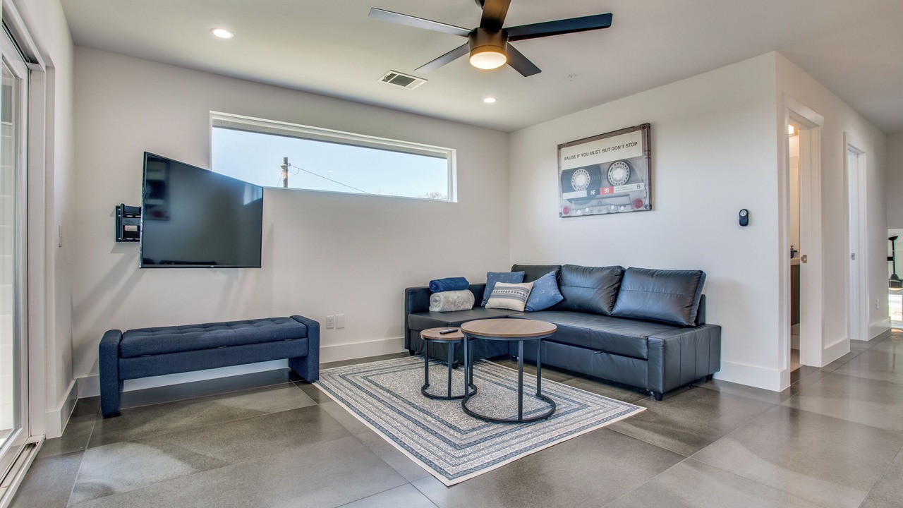 Photo of Livingroom in MLK