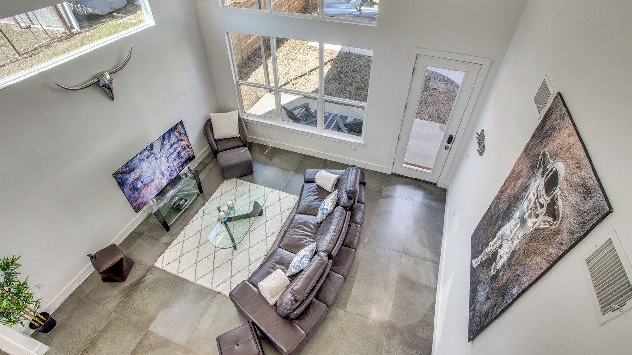 Photo of Livingroom in MLK