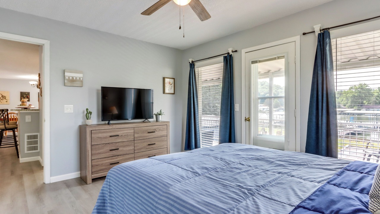 Photo of Bedroom in Roach