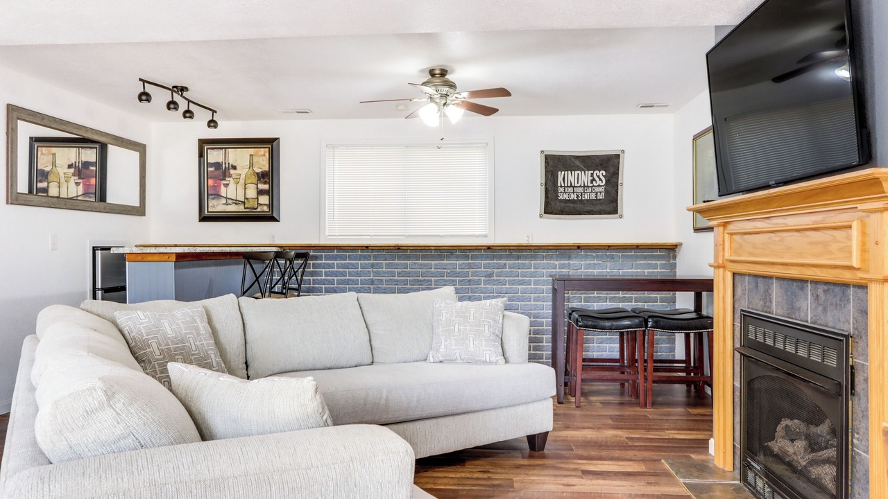 Photo of Livingroom in Roach