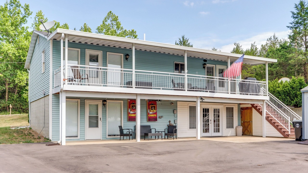 Photo of Outdoor in Roach