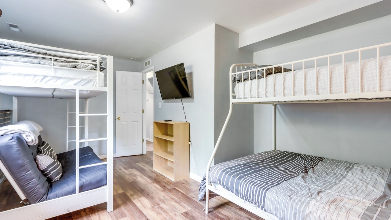 Photo of Bedroom in Roach