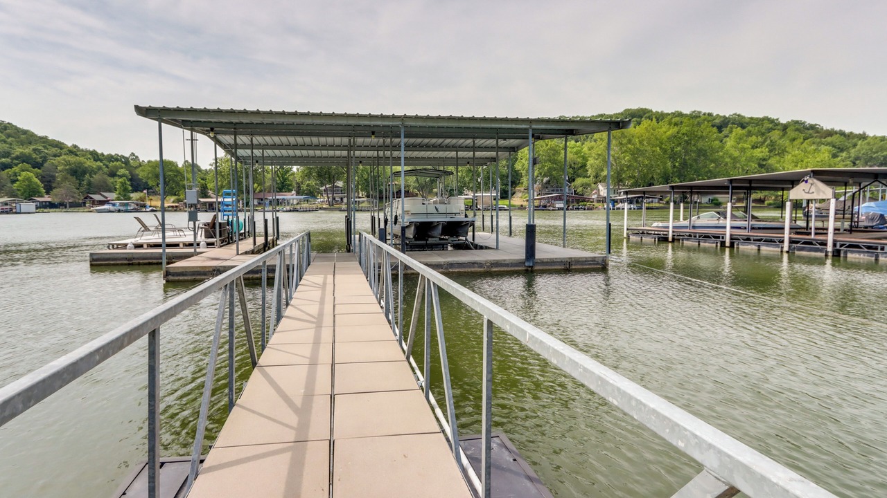 Photo of Outdoor in Roach