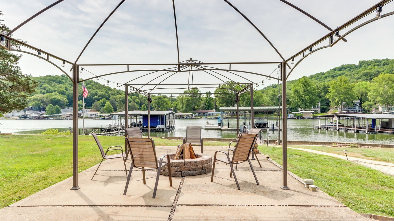 Photo of Outdoor in Roach