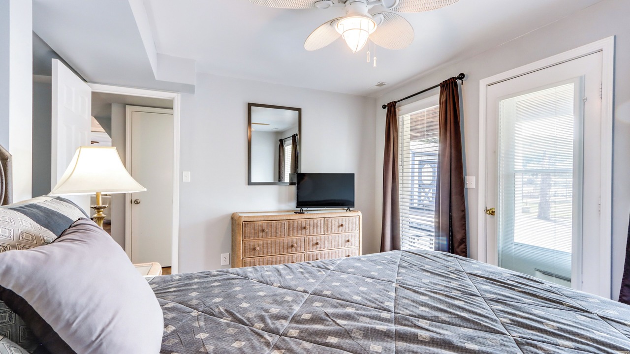 Photo of Bedroom in Roach